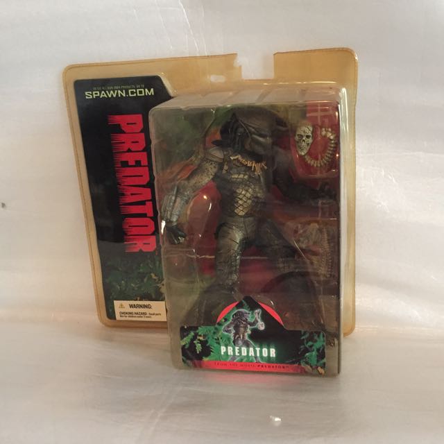 Macfarlane Predator (Category: Toy Figures) located in Singapore. Submitted by hoarderwarrior (Listing ID 61418700, Image 1). Description: .