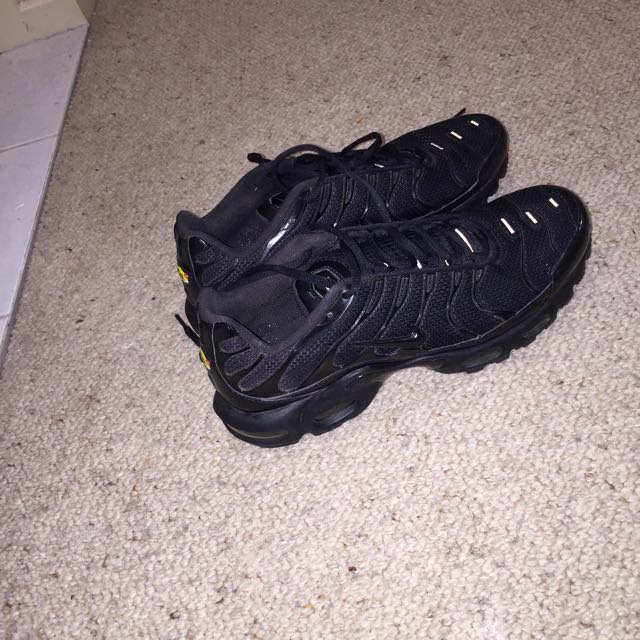 All black tns 2025