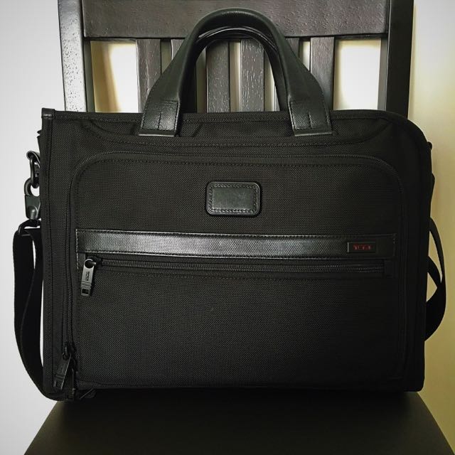 Tumi Alpha 2 Slim Deluxe Portfolio 2024 www.marchettimacc