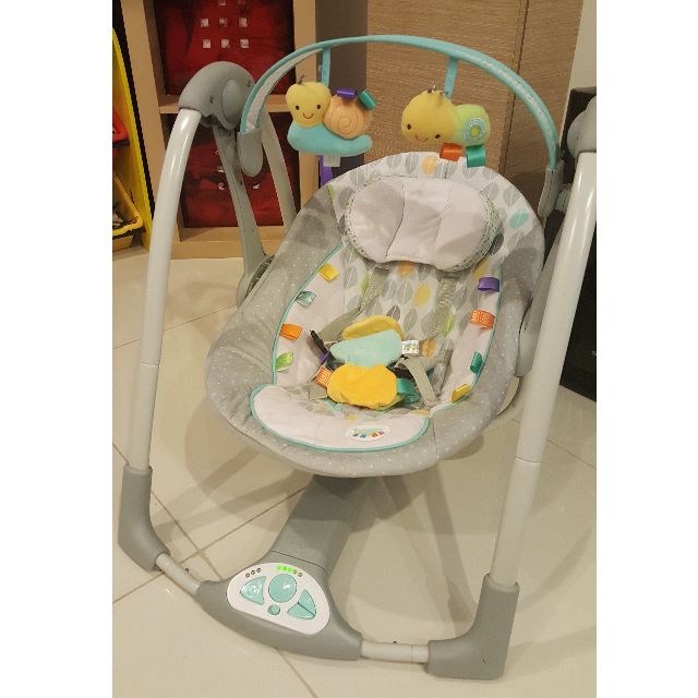 Taggies cheap baby swing