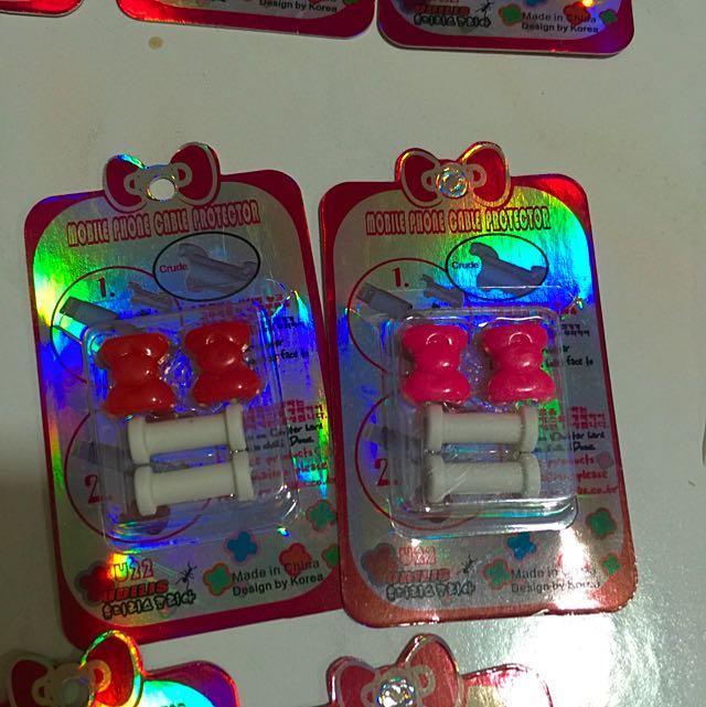 iPhone Cable Protector (Category: Cables & Adaptors) located in Singapore. Submitted by bluemoon_tpl (Listing ID 61502447, Image 2). Description: .