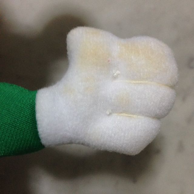 Mickey (Category: Character Goods) located in Singapore. Submitted by johnchristina (Listing ID 33058311, Image 3). Description: Mcdonald Mickey's Toontown Disneyland Some yellowish on the white color hand, refer to picture 3 Well wrap with plastic bag.