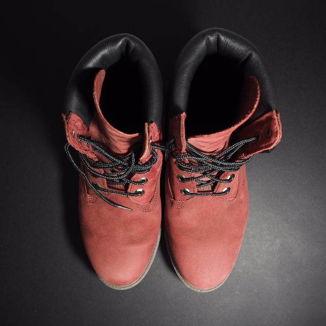Red nubuck timberlands store