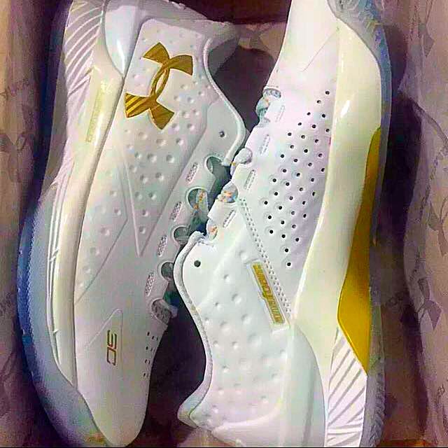 Under armour best sale curry mvp