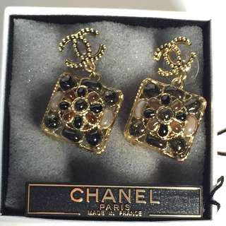 Chanel Earrings, Seashell Gold, New in Box, GA006
