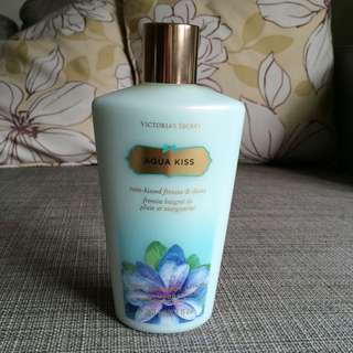 Victoria s Secret 維多利亞的秘密 水嫩之吻 香水乳液 (Aqua Kiss)