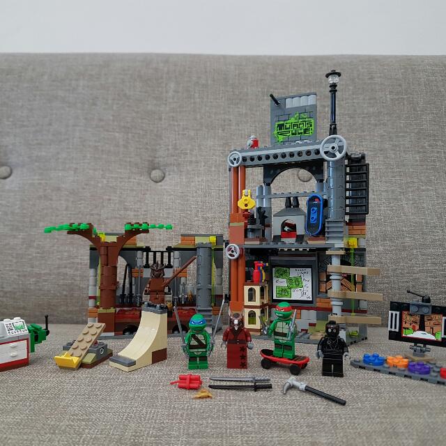 Lego 79103 Ninja Turtle Lair Attack Hobbies Toys Toys Games on Carousell