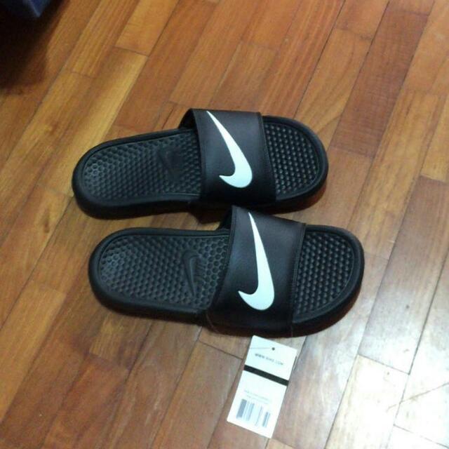 nike slippers for women price