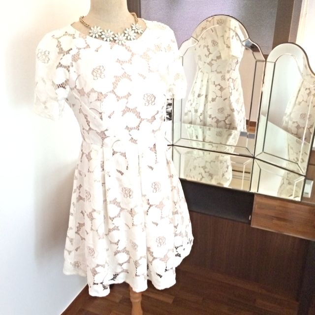 Portmans white lace dress hot sale