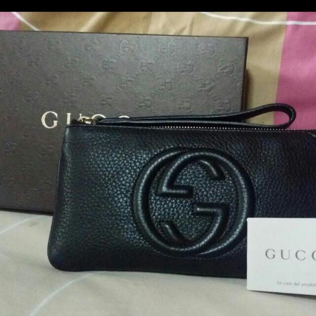 gucci soho wristlet black