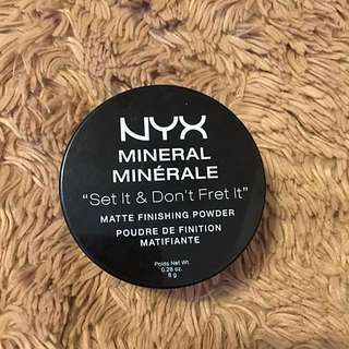 Nyx Mineral Setting Powder