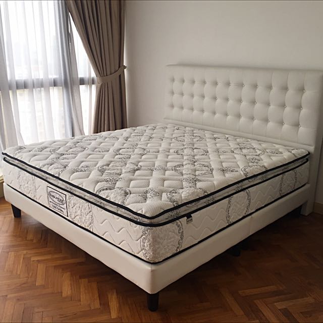 Luxurious Englander Hotel Harmony King Size Bed, Furniture & Home