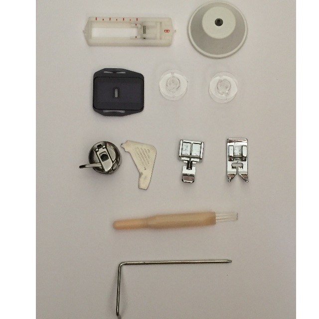 Singer Sewing Machine (basic model), Hobbies & Toys, Stationery & Craft