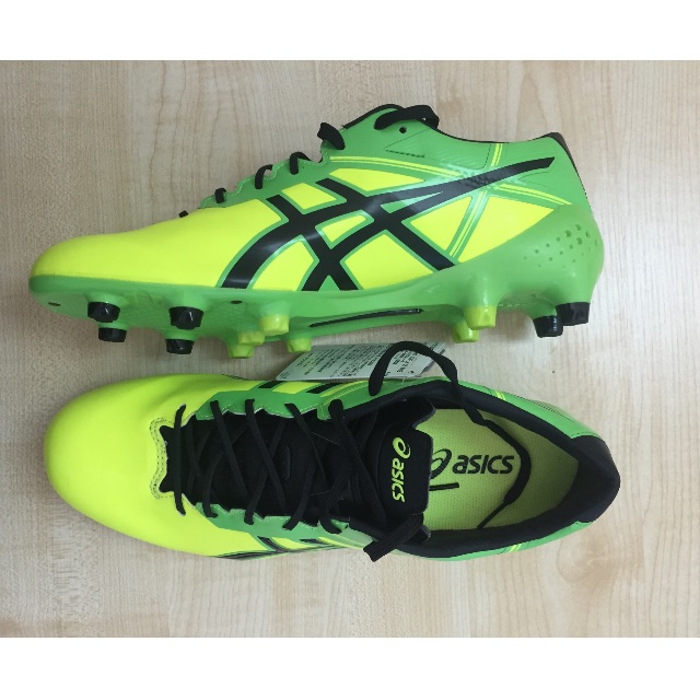 asic football boots