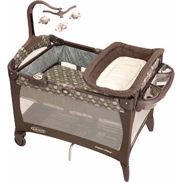 graco diaper changing station