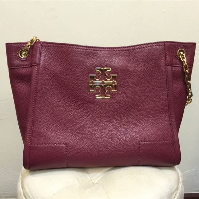 Tory Burch Britten Small Slouchy Tote, Women's Fashion, Bags & Wallets,  Purses & Pouches on Carousell
