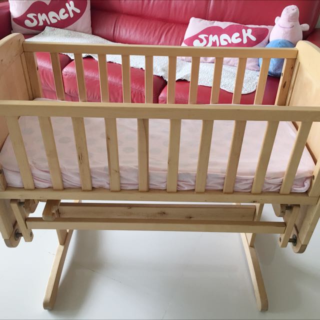 mothercare deluxe gliding crib