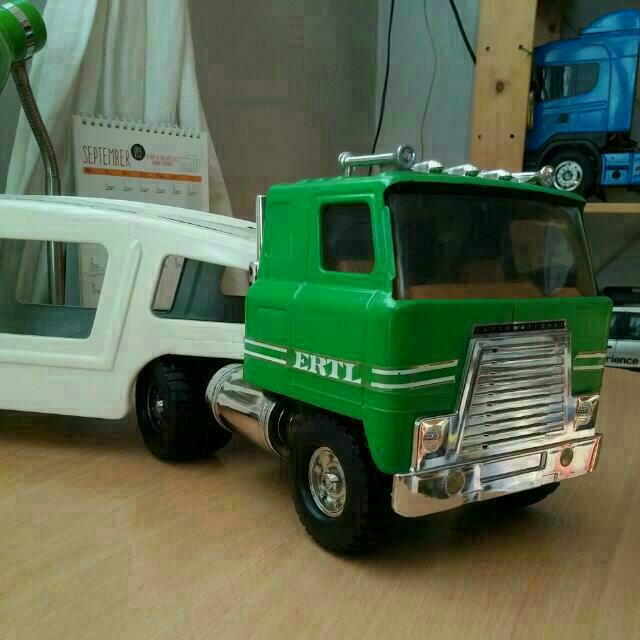 Vintage Ertl Car Carrier Trailer Truck All Metal Toy Hobbies Toys Memorabilia Collectibles Vintage Collectibles On Carousell