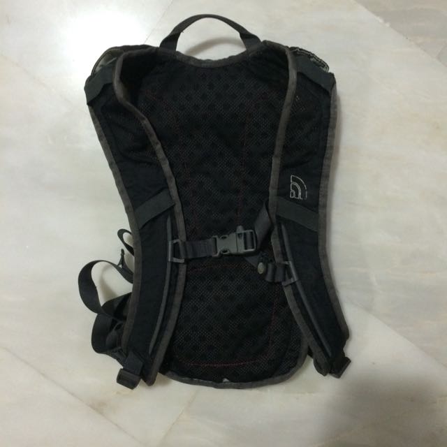 North Face 4L hydration Pack, Health & Nutrition, Face Masks & Face