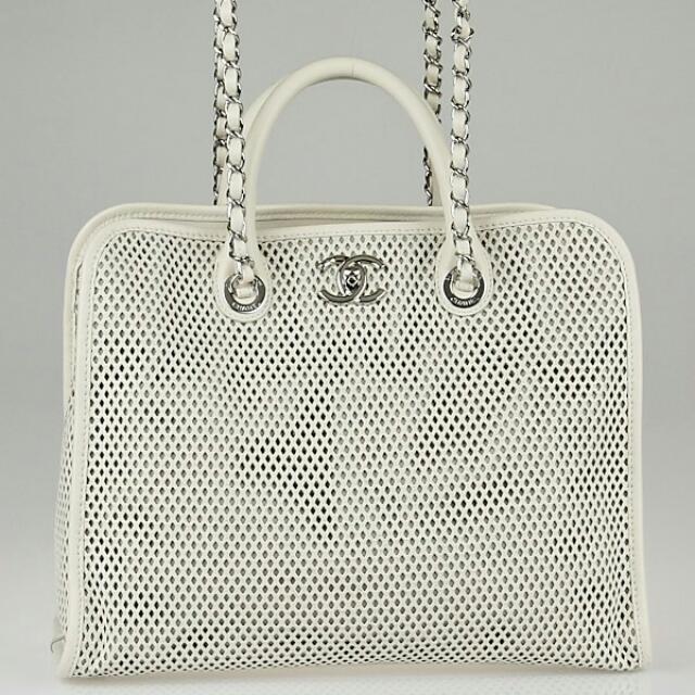 Chanel Silver Perforated Bag 2014 CHANEL Pre-Owned 2014-2015