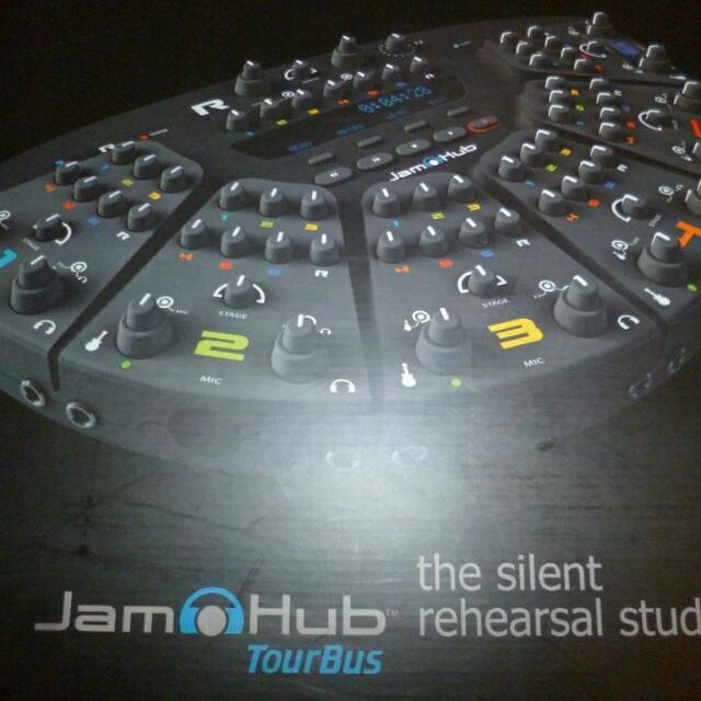 JamHub Tourbus Silent Studio (BNIB), Hobbies & Toys, Music & Media