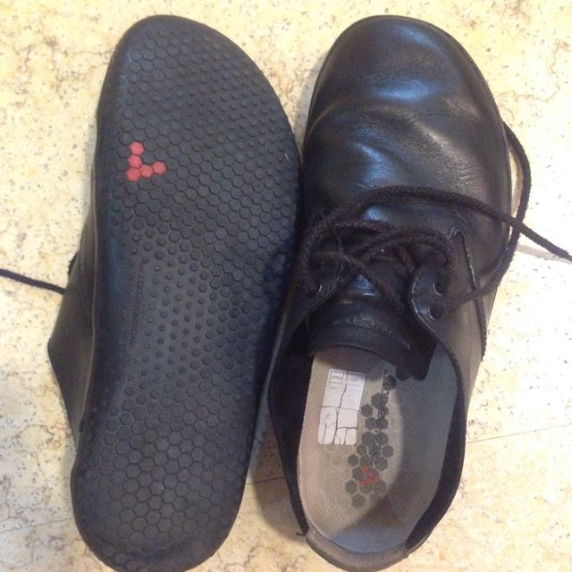 Vivobarefoot office outlet
