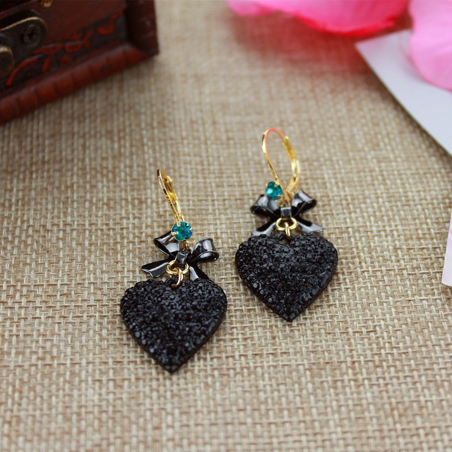 Betsey johnson black heart earrings hot sale