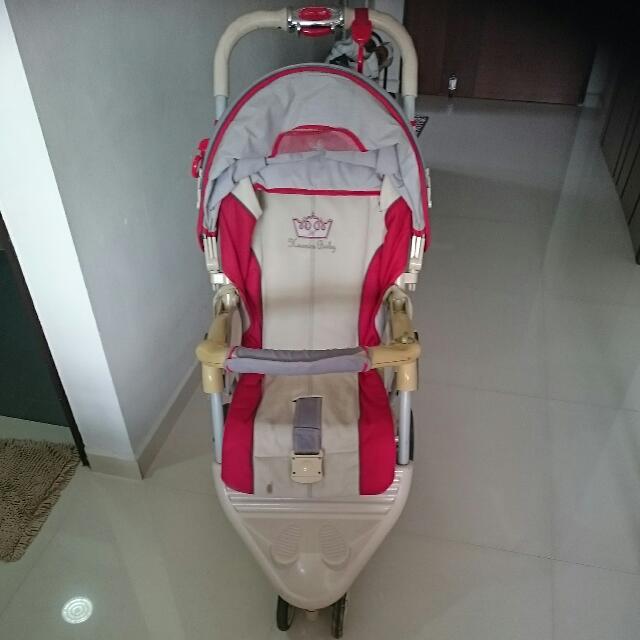 Pram (Category: Strollers) located in Singapore. Submitted by iislenny (Listing ID 40282177, Image 3). Description: .