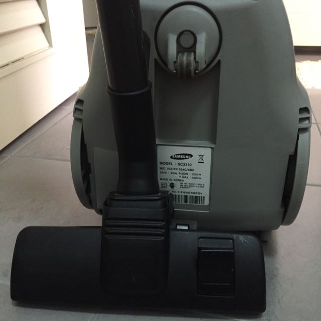 Samsung Vacuum Cleaner Model SC 3310 Made In Korea, Furniture & Home