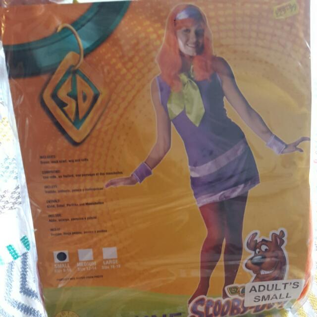 Daphne From Scooby Doo Fancy Dress Costume Cuffs Missing Wig Neck Scarf And Dress Included Good Condition Only Used Once Women S Fashion On Carousell