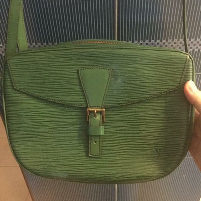 lv epi sling bag