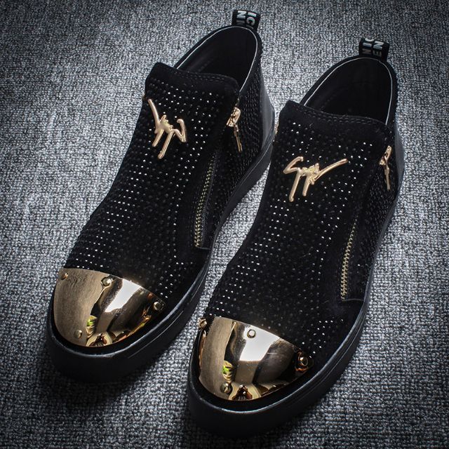 Gold best sale tip shoes