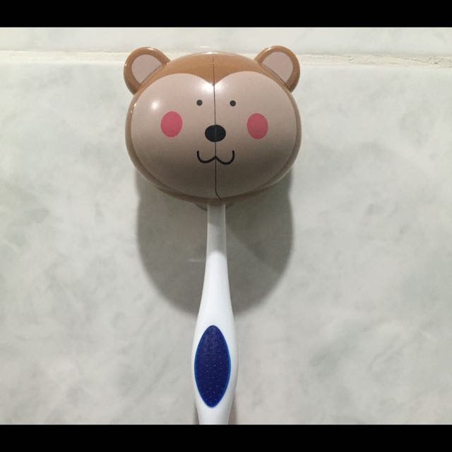 Cartoon One-touch Toothpaste Dispenser (Category: Other Baby Bathing & Changing Needs) located in Manila. Submitted by cheap_cheaper (Listing ID 62662920, Image 3). Description: .