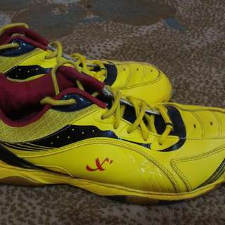 xcalibur badminton shoes