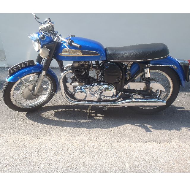 Norton (Category: Motorcycles) located in Singapore. Submitted by mugilan (Listing ID 62805321, Image 3). Description: For those whom appreciates Vintage classic Norton 500CC (slimline model) 1963 - $35000 Helping my dad sell his Norton bike COE EXPIRY :" BIKE HAS BEEN CONVERTED TO CLASSIC vintage scheme" ENGINE CC :500cc Year manufactured and registered : 1963 Asking price $35000 (Slightly nego possible) Viewing Area: Choa Chu Kang Looking for s