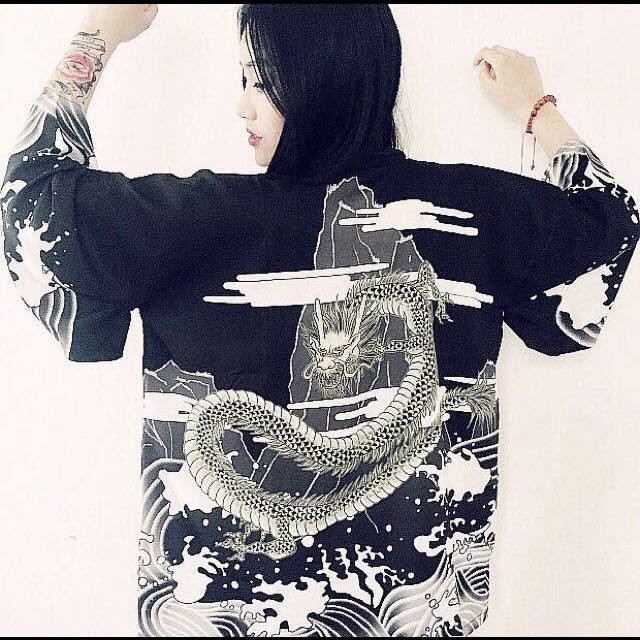 現貨 橫須賀日式和服浴衣霸氣山水龍圖騰 她的時尚 上衣在旋轉拍賣