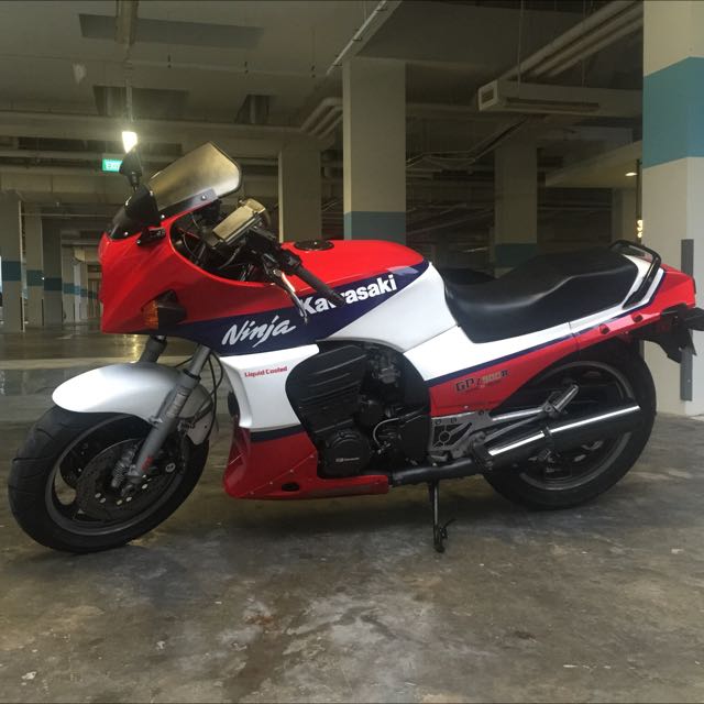 Formindske stribet Blæse Kawasaki Gpz900R Ninja, Motorcycles on Carousell