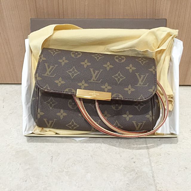 Lv pallas Clutch Bag, Luxury, Bags & Wallets on Carousell