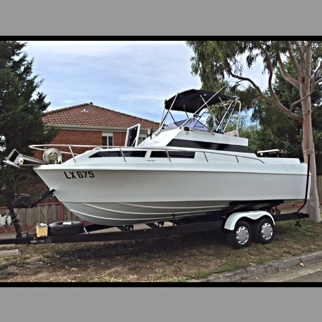 Hartley 22ft Cabin Cruiser Inboard Outboard Fishing Boat Holden V8