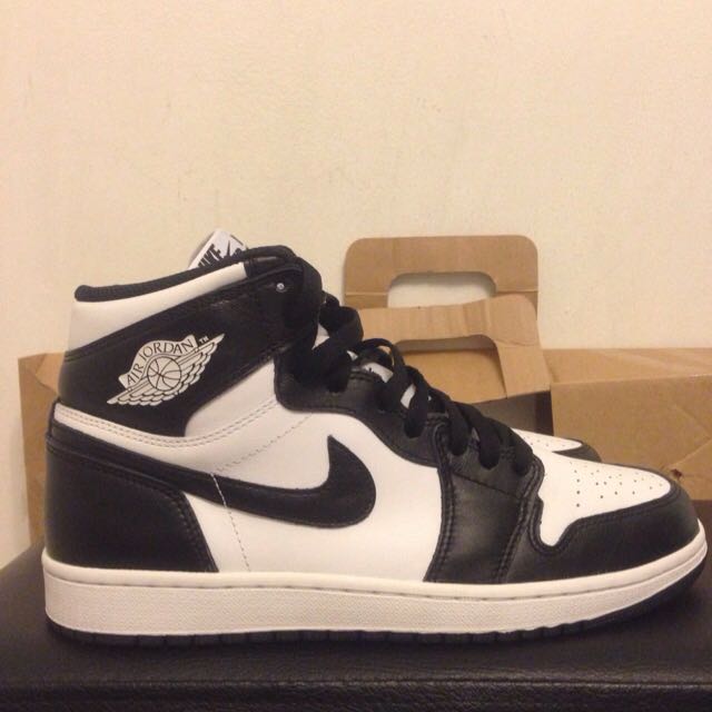 Air Jordan 1 Black and white(bu0026w), Women's Fashion, Footwear, Sneakers on  Carousell