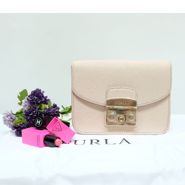 FURLA METROPOLIS NUDE Luxury Bags Wallets on Carousell