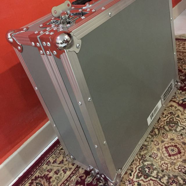 Pedaltrain Jr with Flight Case, Hobbies & Toys, Music & Media, Music