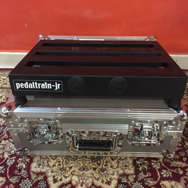 Pedaltrain Jr with Flight Case, Hobbies & Toys, Music & Media, Music