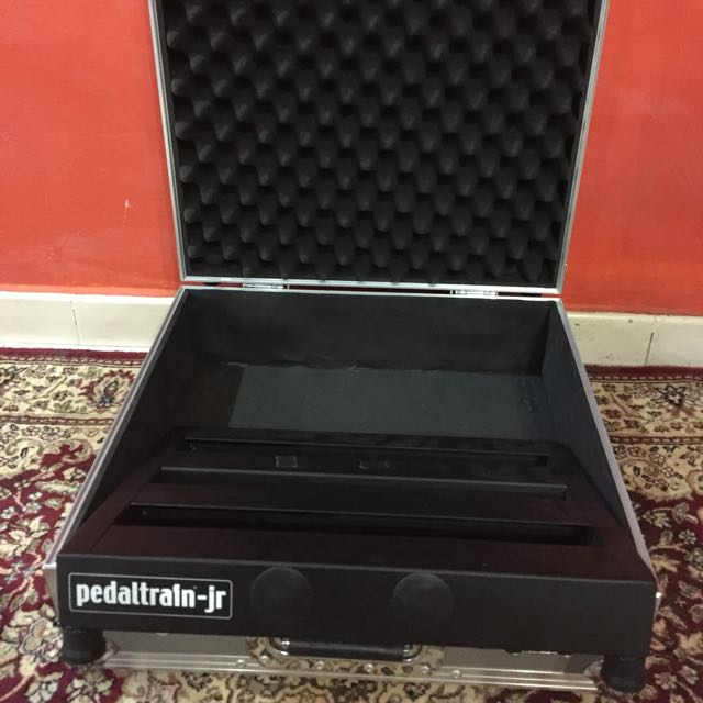 Pedaltrain Jr with Flight Case, Hobbies & Toys, Music & Media, Music