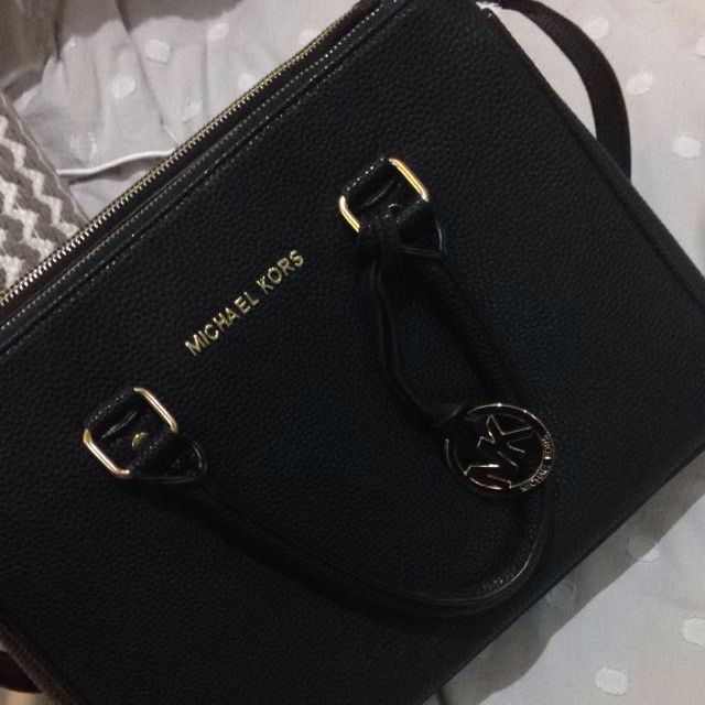 Replica Michael Kors Selma Bag Women s Fashion on Carousell