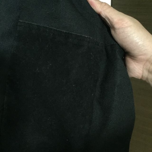 Black Backpack (Category: Backpacks) located in Singapore. Submitted by just_randomstuff (Listing ID 63545313, Image 3). Description: .