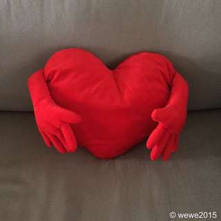 【已售出】IKEA 經典愛心HUG 抱枕
