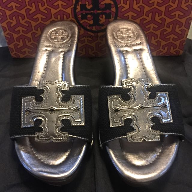 Tory Burch Wedge, Women's Fashion, Footwear, Wedges on Carousell