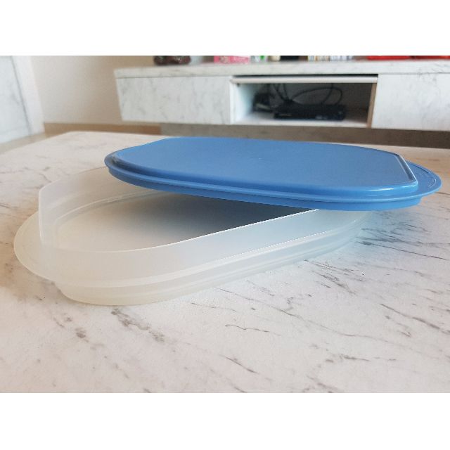 Authentic TupperWare, Container (Category: Water Purifers & Dispensers) located in Singapore. Submitted by jtmr93 (Listing ID 63796547, Image 3). Description: Brand New Authentic TupperWare, Container Box Dimension (estimate measurement) *Each stack - Length: 21.5cm - Width: 15.5cm - Height: 3.5cm Suitable for using as storage (Example: candy, spices, beans, fish, nuts etc.).