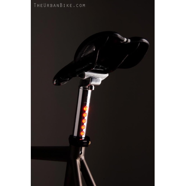 brompton Seatpost Lightskin LED 31.8mm L520mm Sports Equipment
